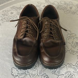 SHOES - Men's Skechers brown leather Oxford lace up shoes. Size 9